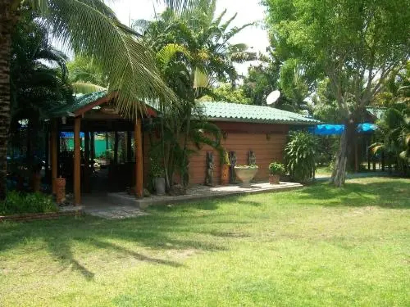 Home Paradise Resort Tak