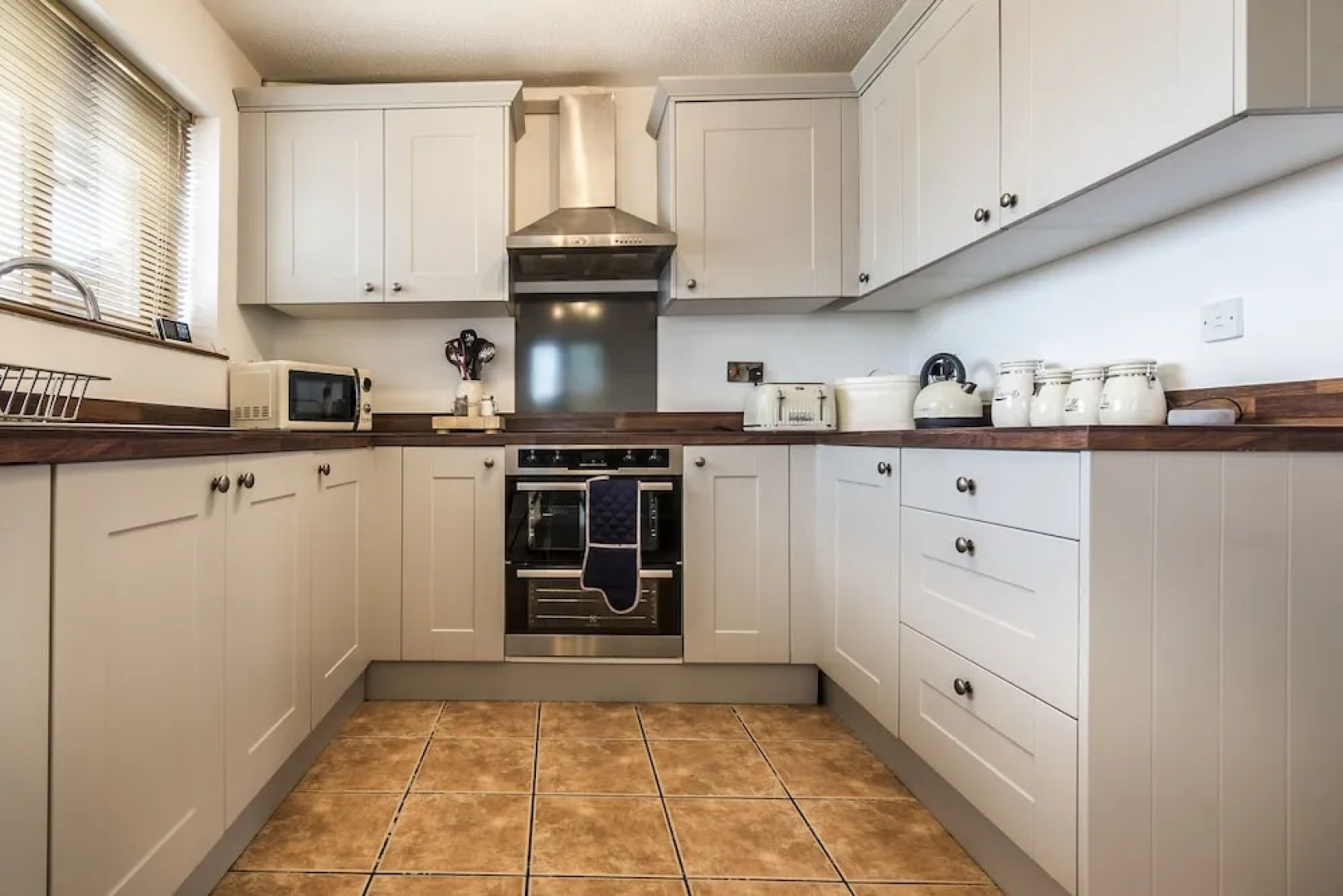 Field View - 3 Bedroom Holiday Home