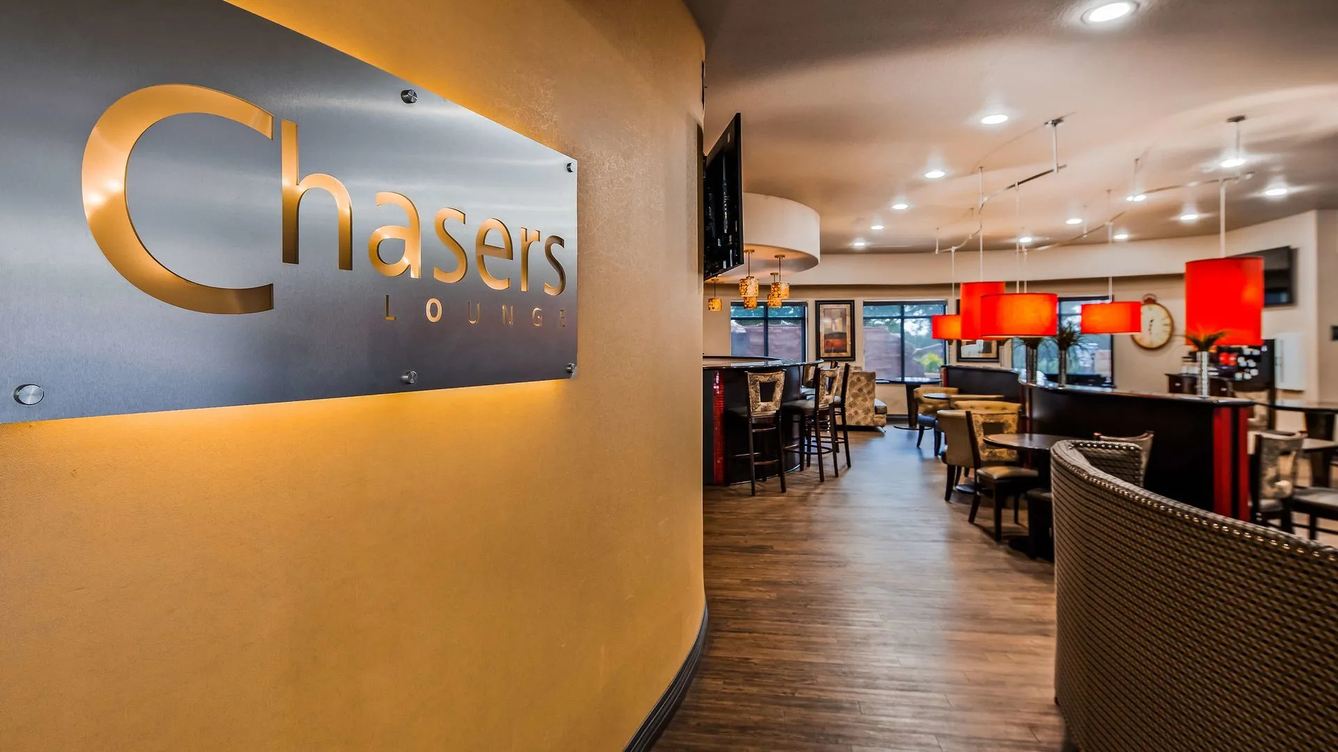 Best Western Premier Crown Chase Inn & Suites