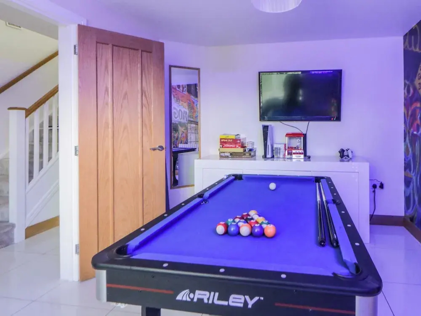 2 White Rock Court