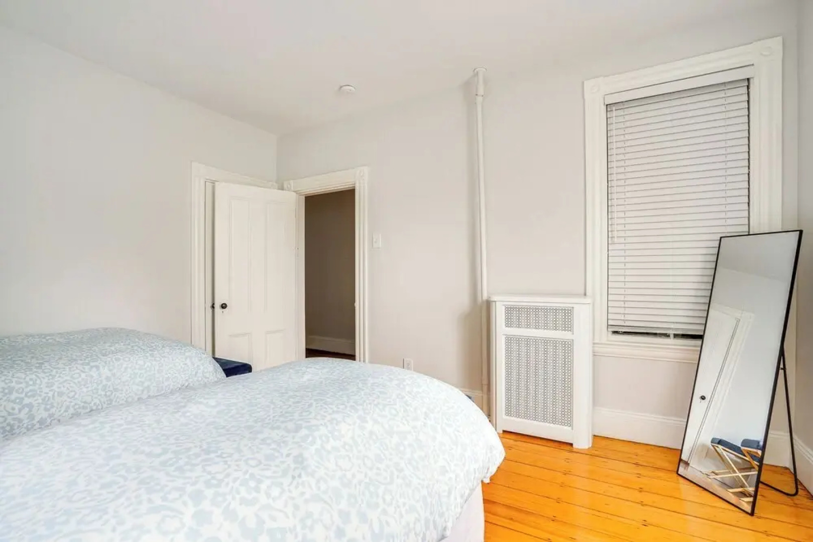 Walk to Harvard Square: Apartment in Cambridge