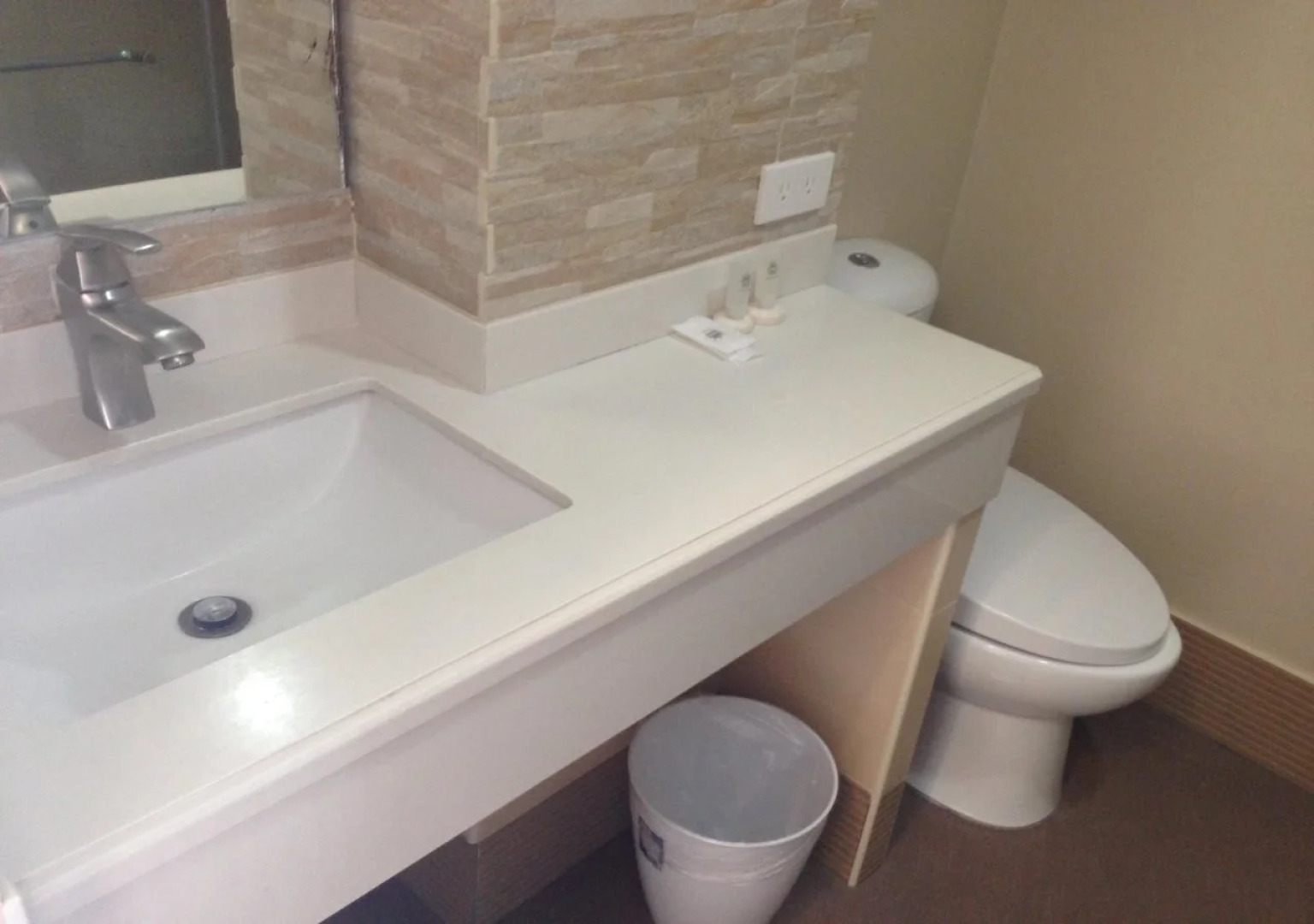 Manhattan Suites Inn