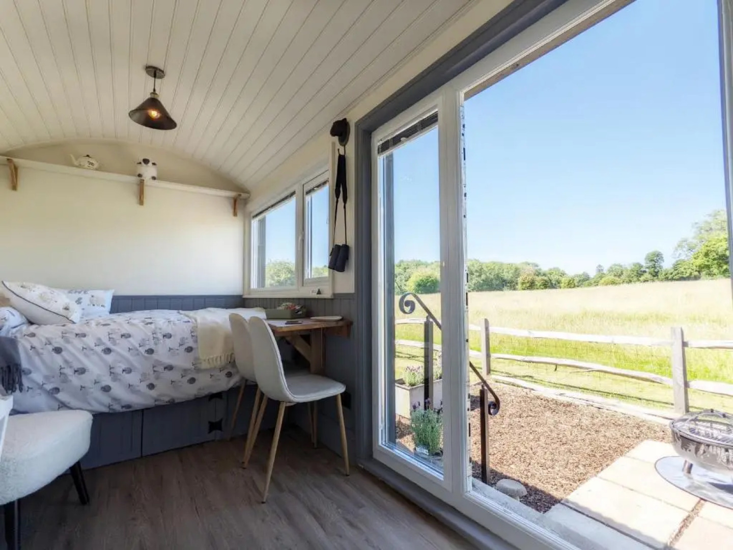 Crabden Shepherd Hut - Blendworth