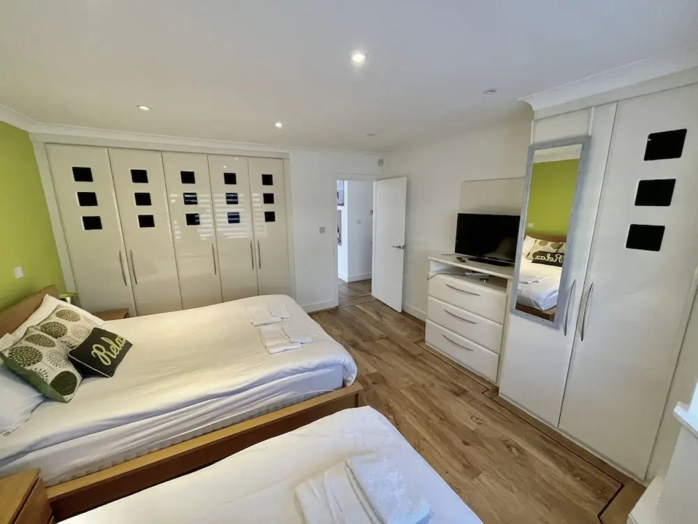 Four Corners Holiday Home with Hot Tub & Sauna