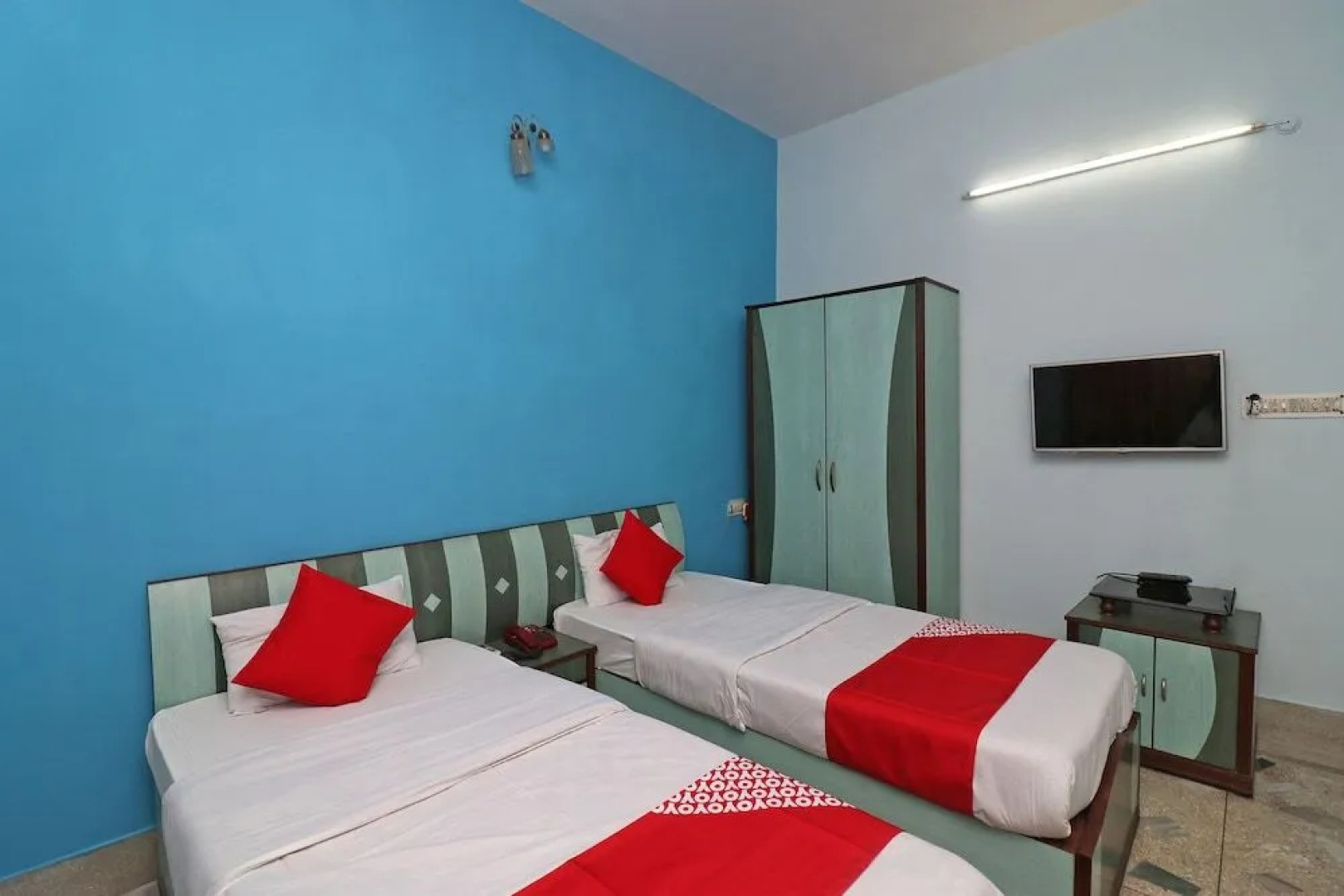 OYO 37989 Hotel Debarshi