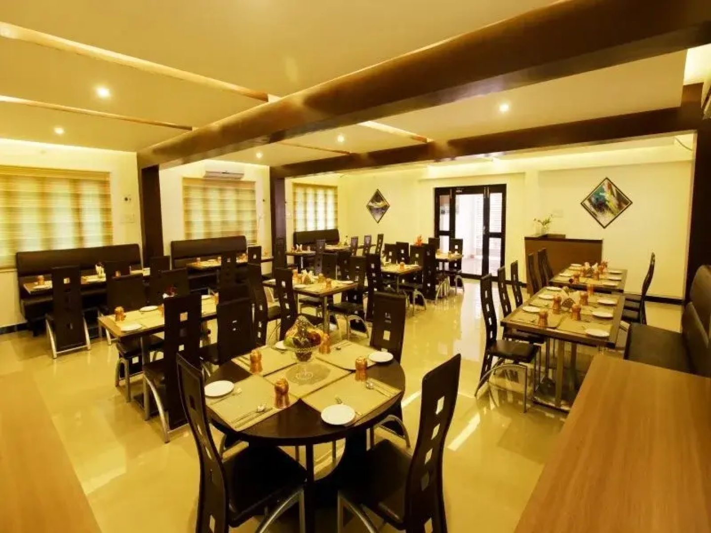 Aakash Inn Tiruvannamalai