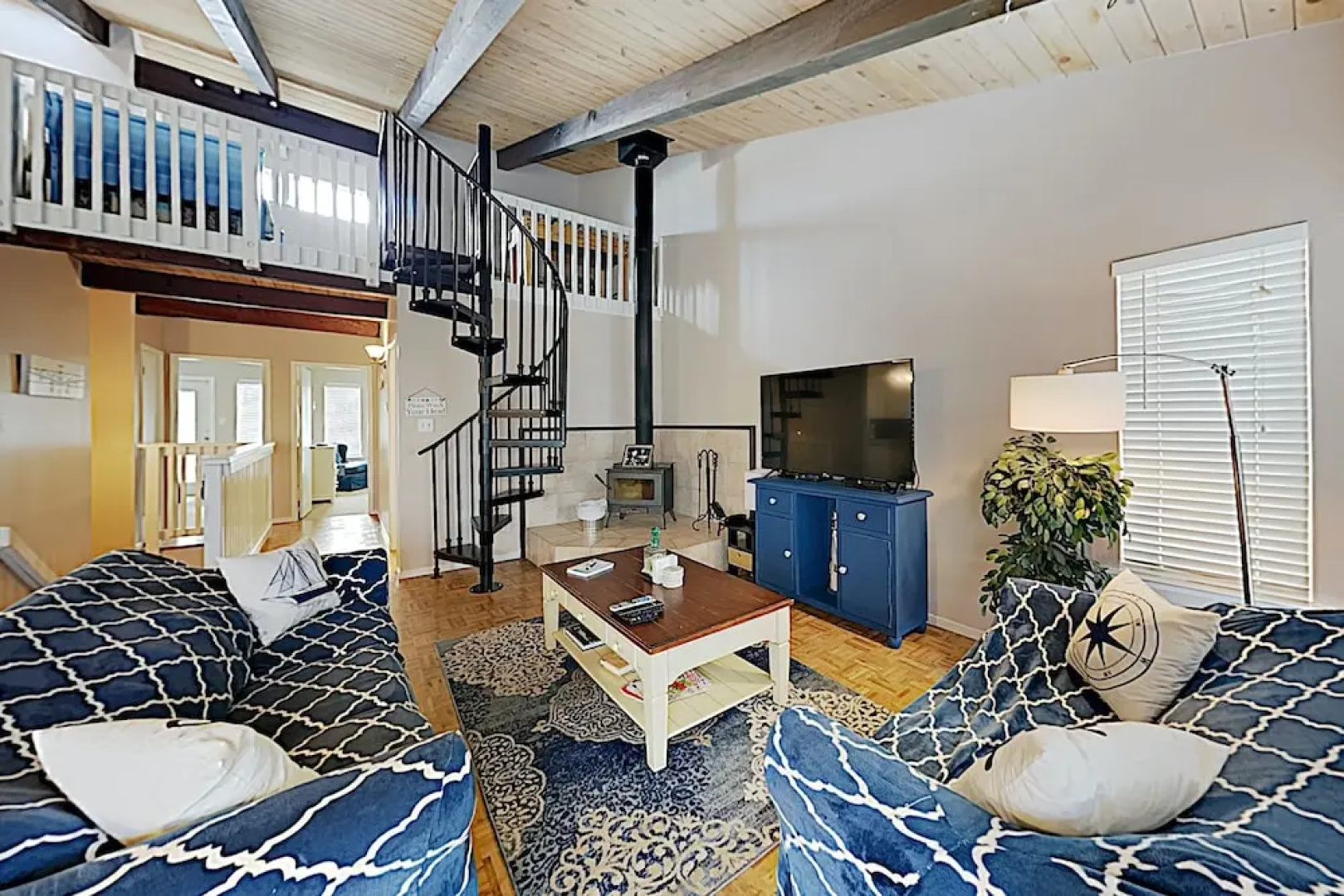 Airy Beach W/ Ocean Views, Balcony & Patio 3 Bedroom Home