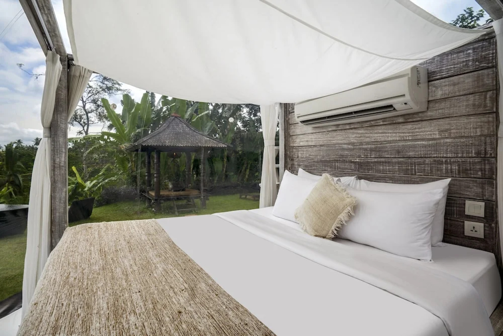 Bubble Hotel Bali Ubud - Glamping