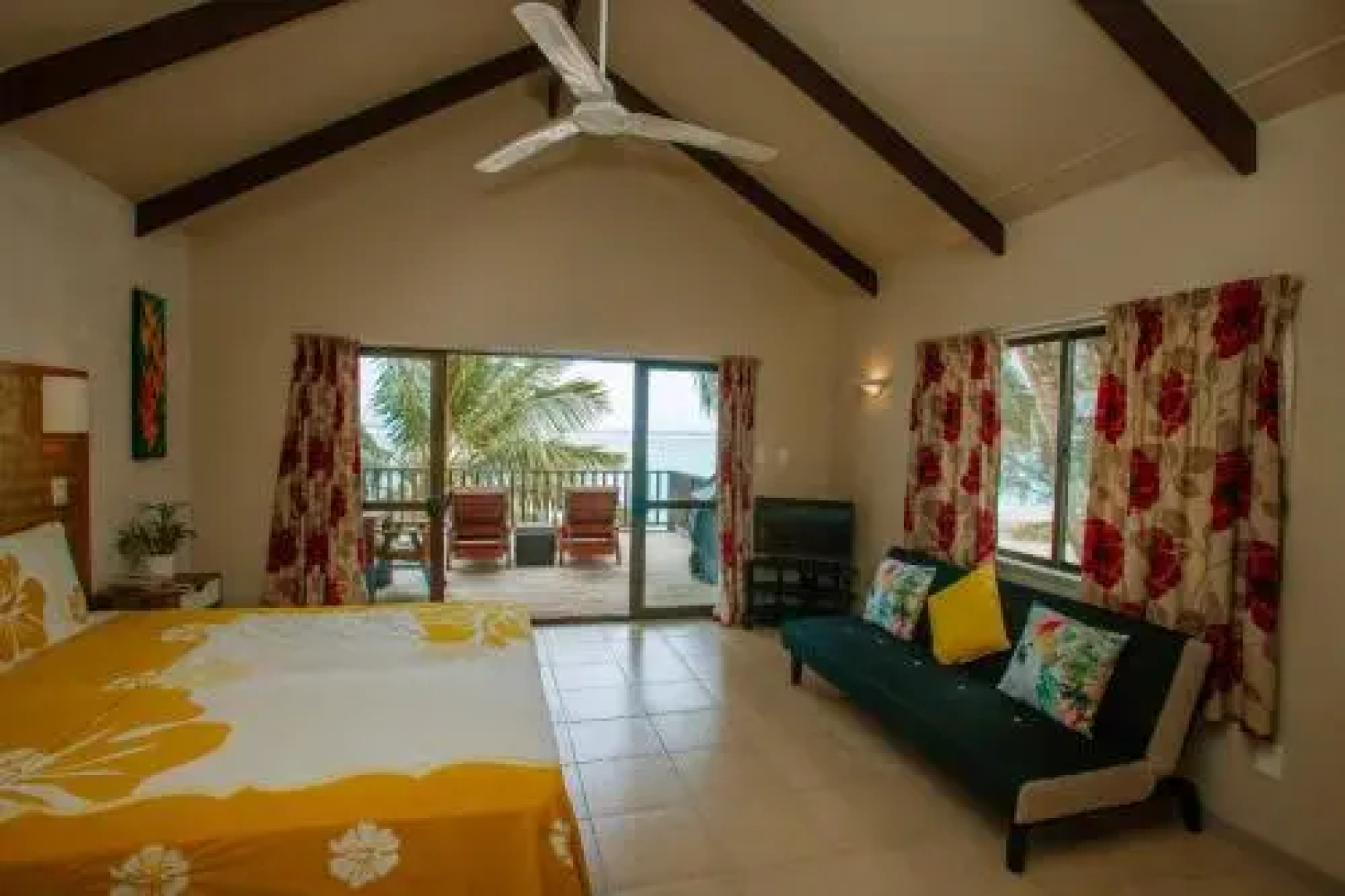Nikao Beach Bungalows