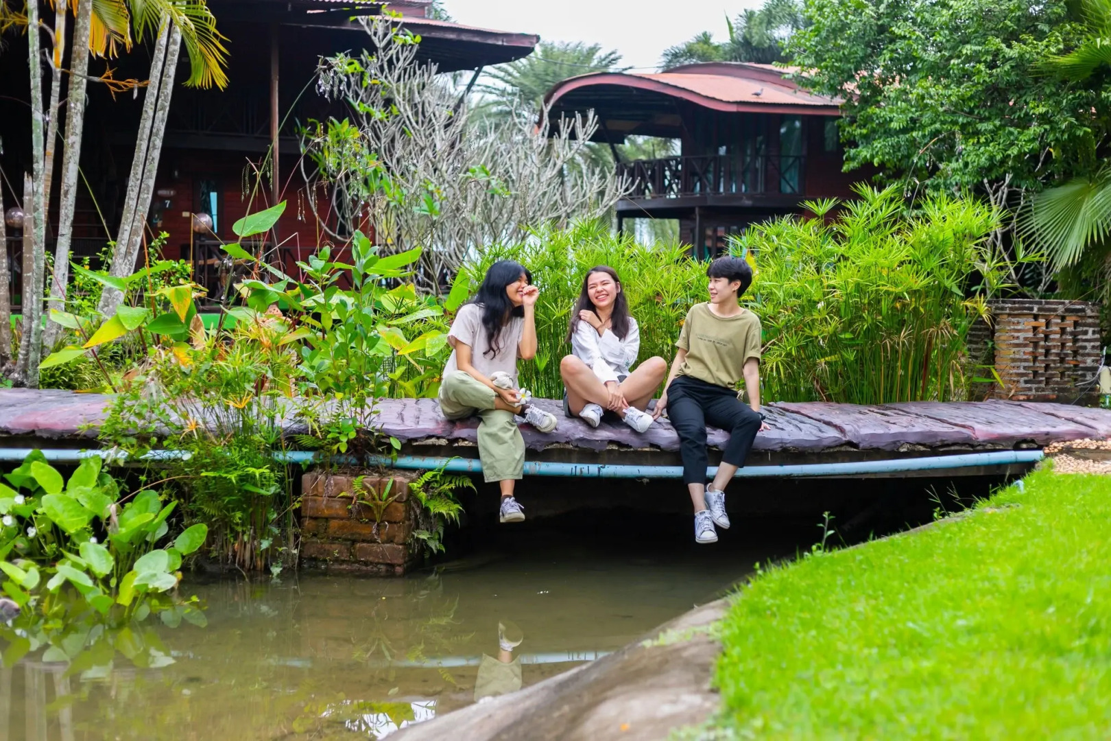 Kaengkrachan Boathouse Paradise Resort