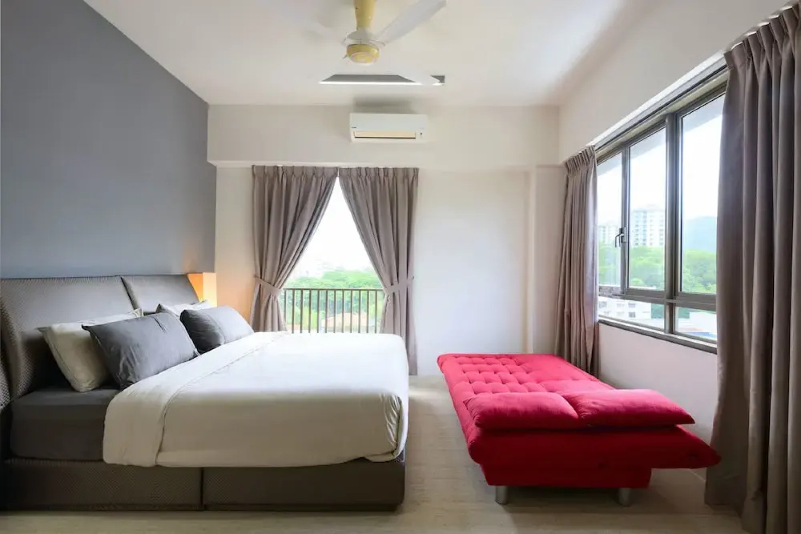 2 Bedrooms Apartment By The Sea