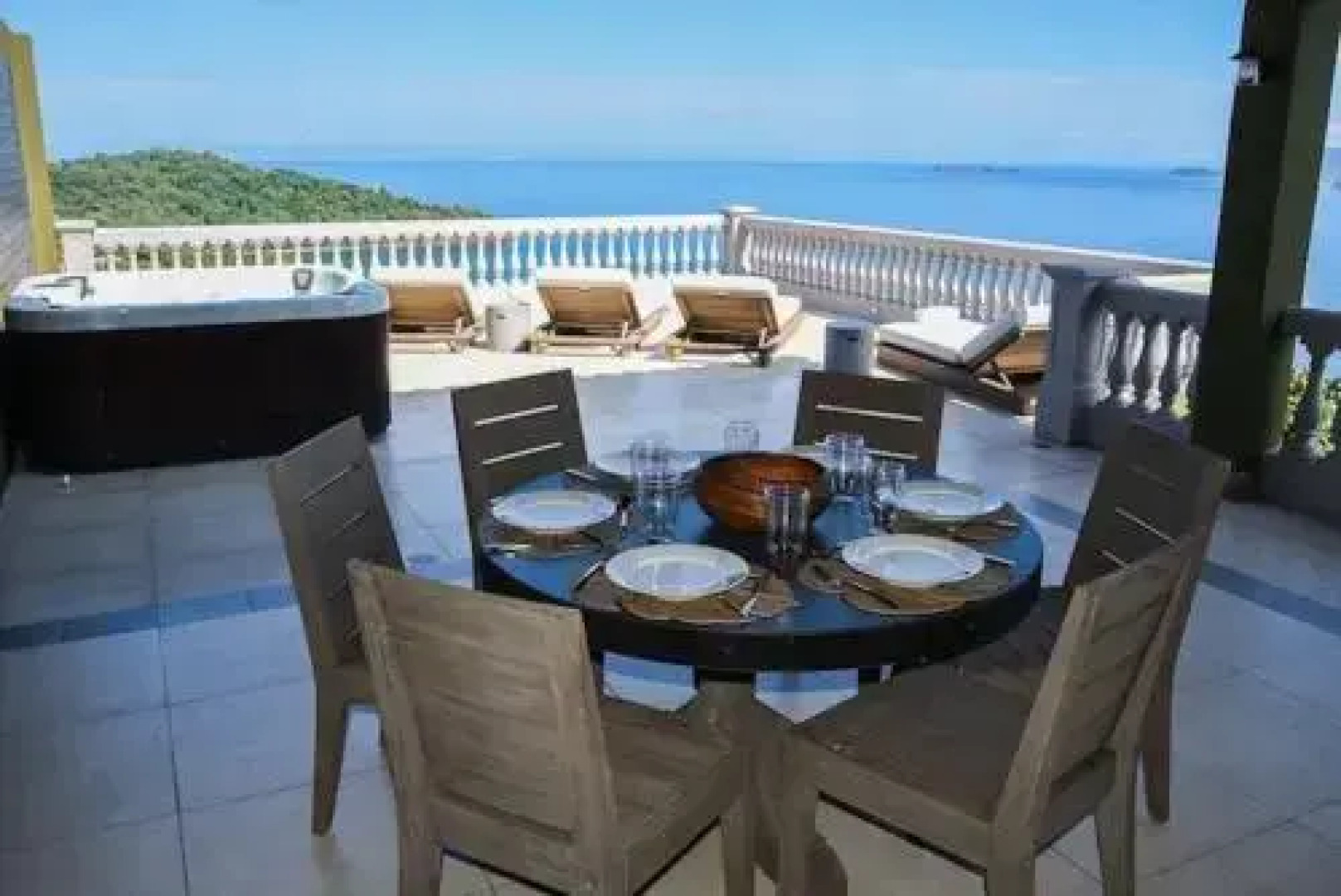 360 Splendor Del Pacifico Residences