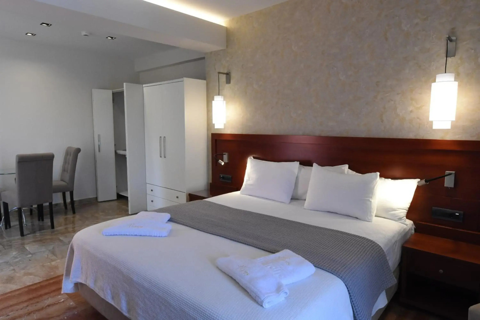 Viaros Hotel Apartments