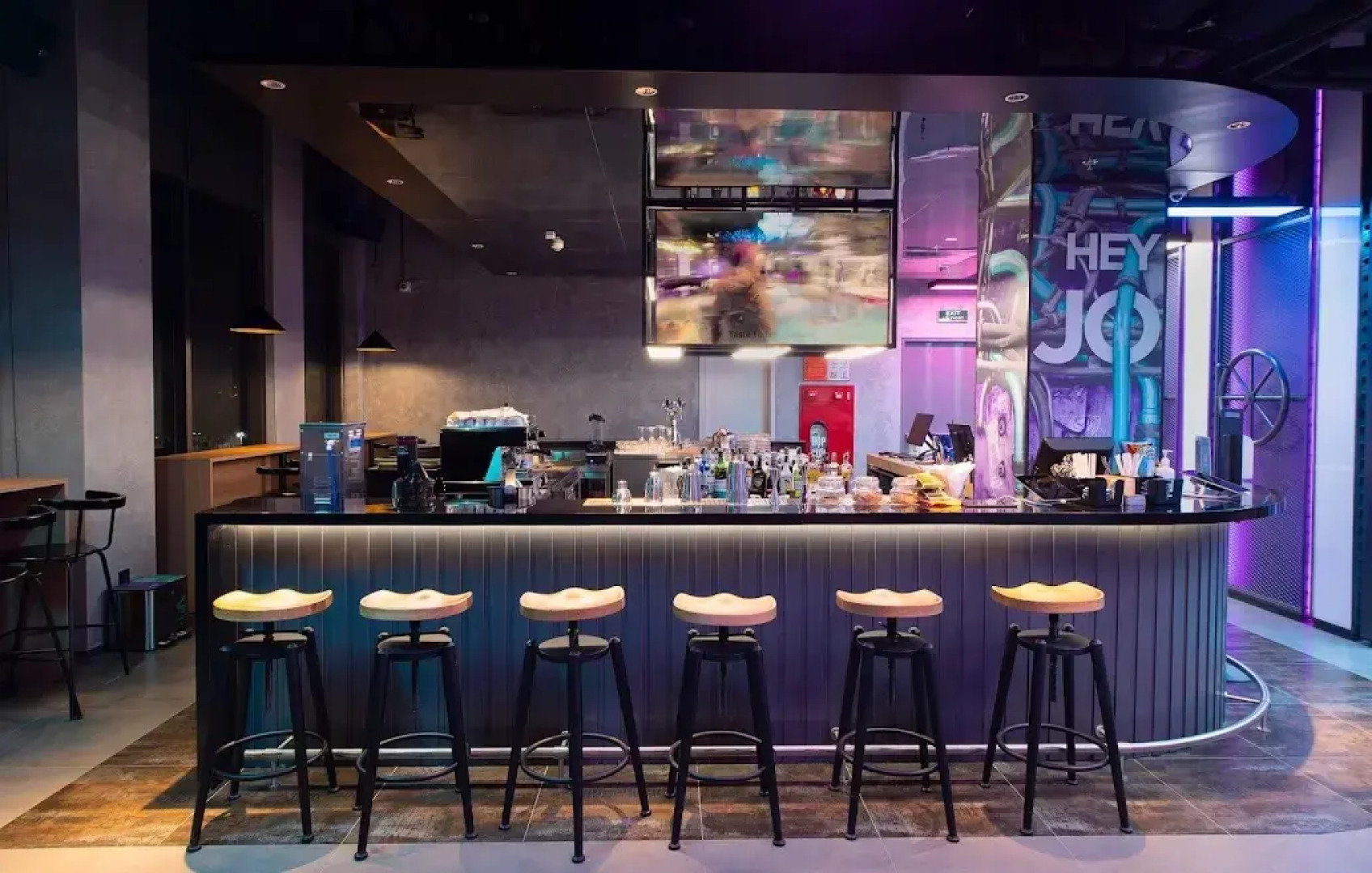 Tru by Hilton Hoa Binh City Centre