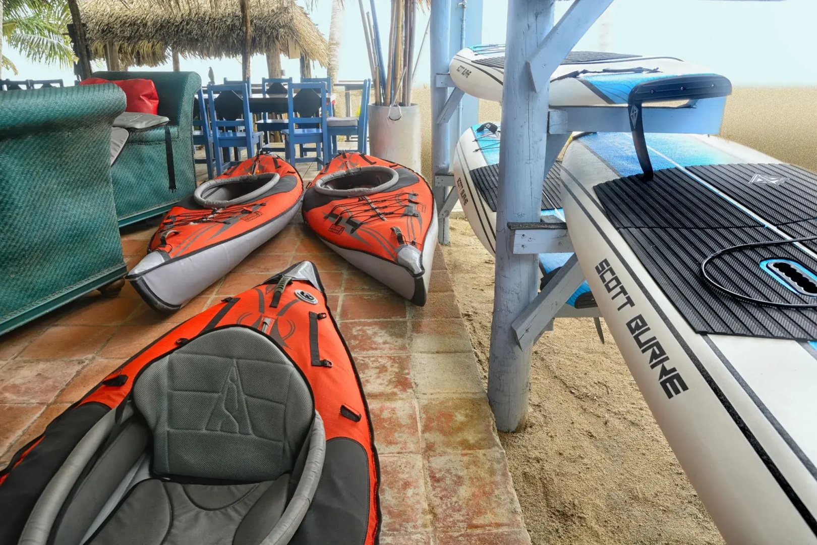 Parrot Cove Lodge