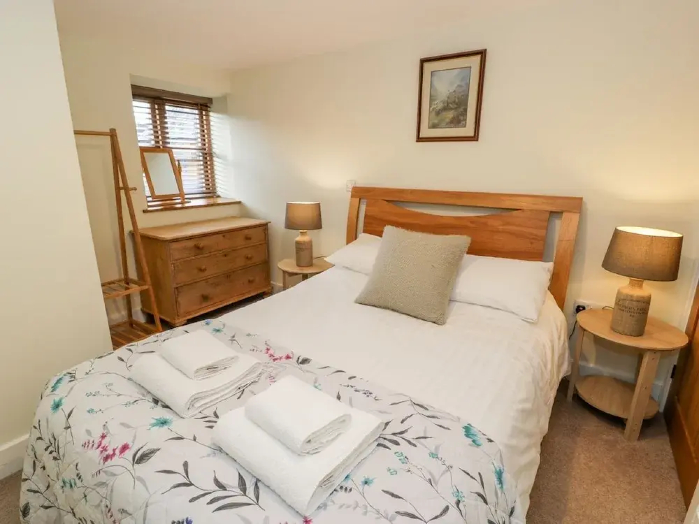 The Granary, Dee Valley Escape With hot tub
