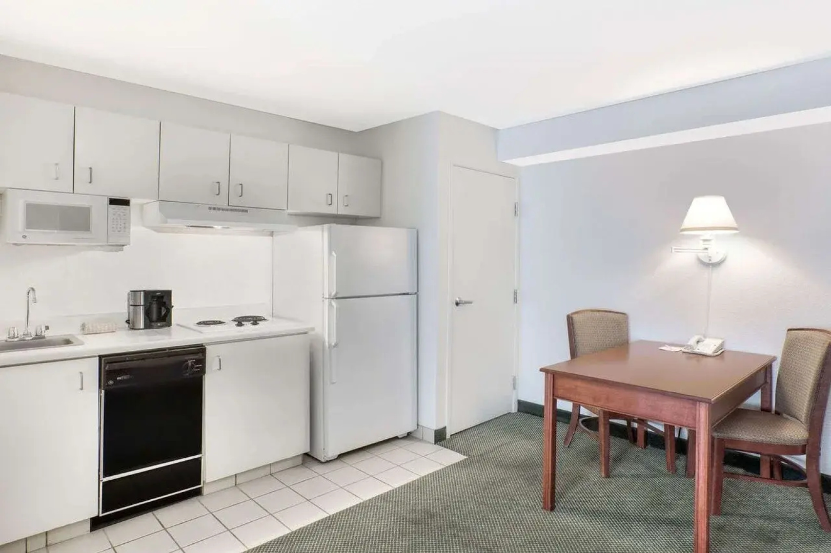 Hawthorn Suites Sacramento