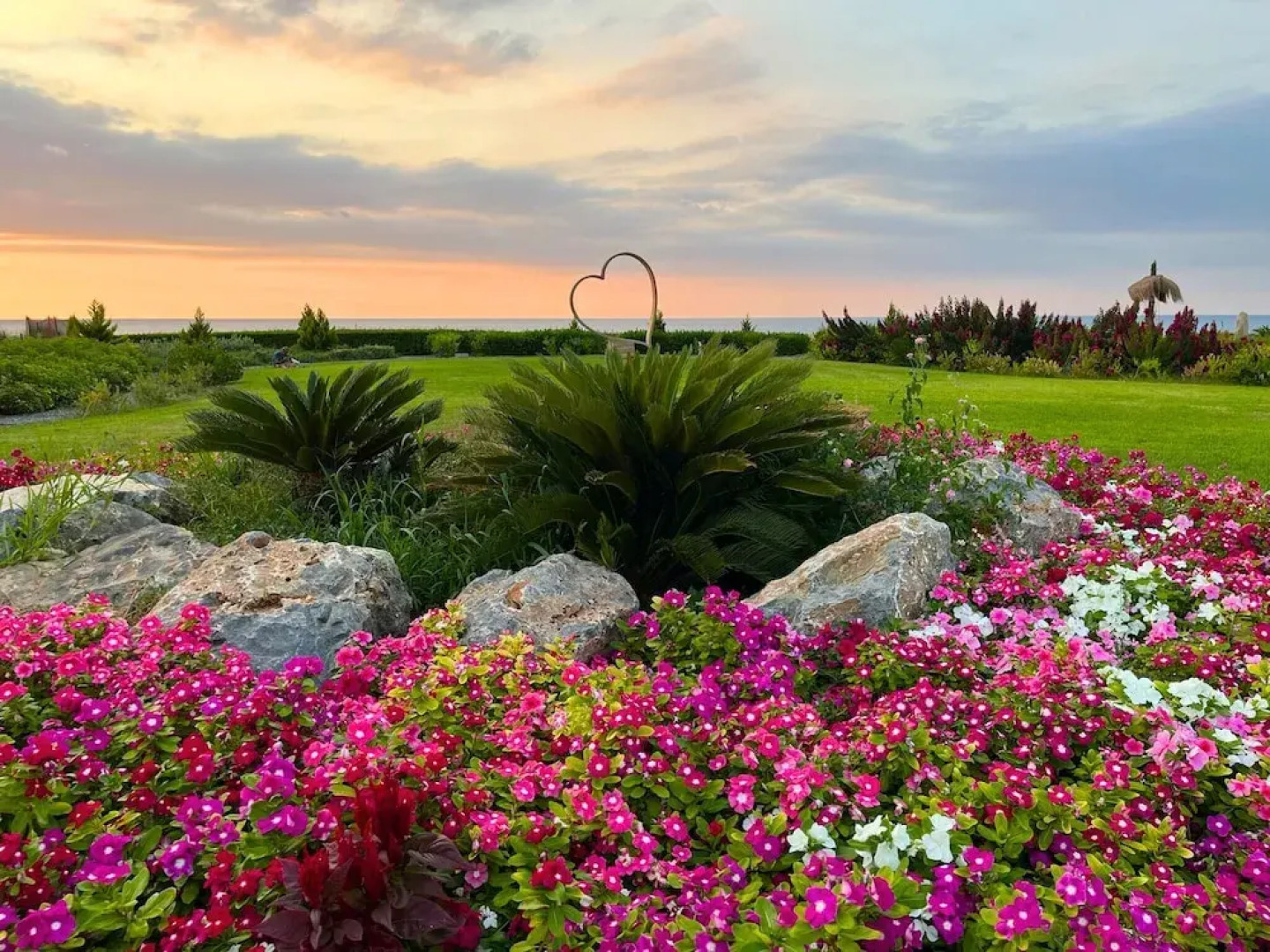 Modern and Luxurious Apartment in a Prime Resort