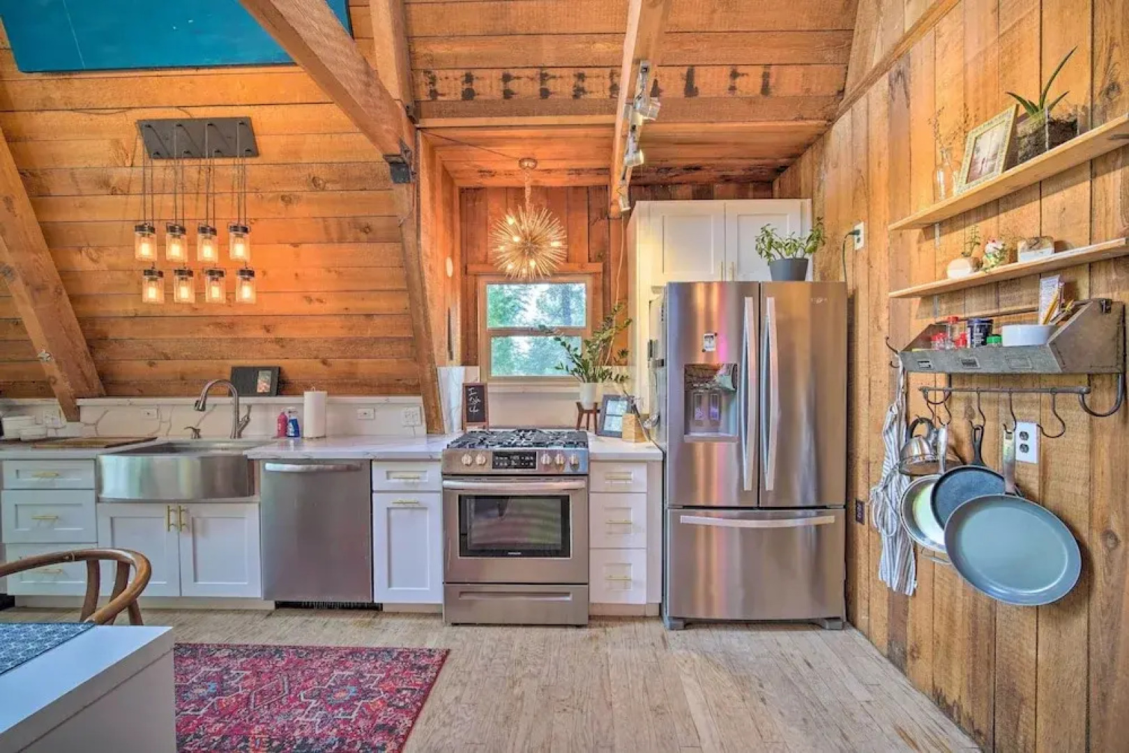Cabin Vacation Rental: 4 Mi to Lake Arrowhead