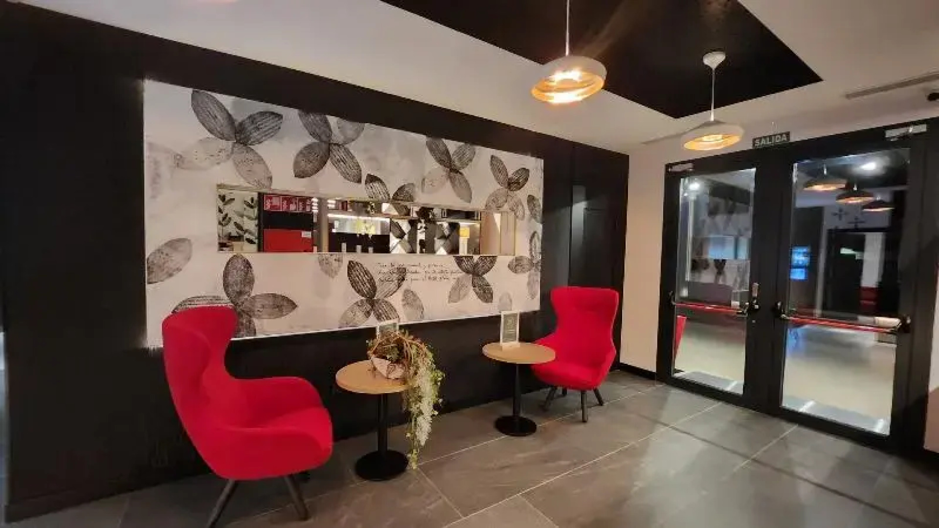 Hotel Sercotel Plana Suites