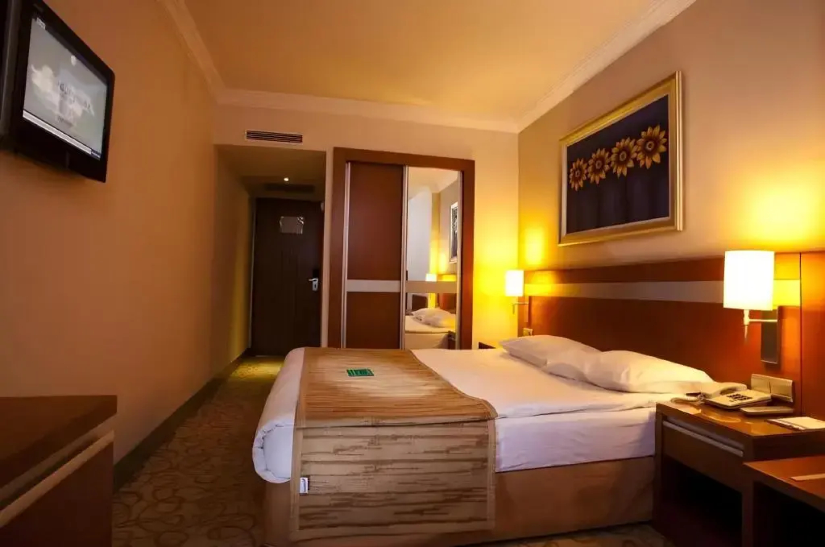 Almer Hotel