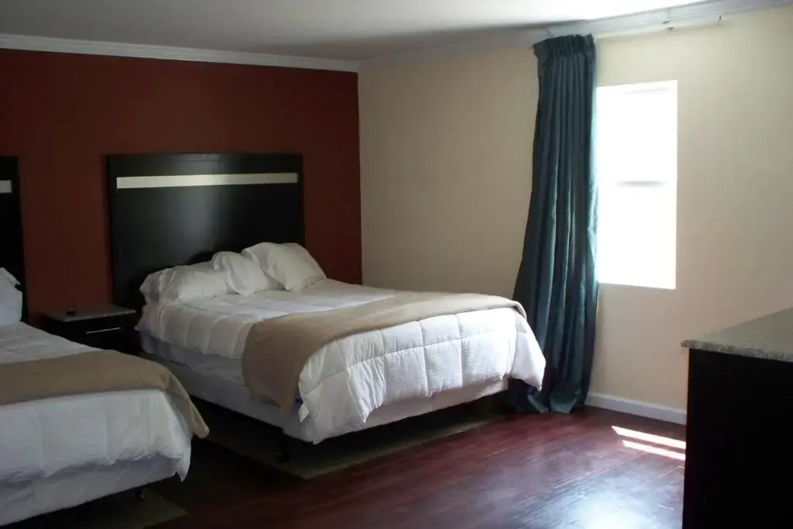 Budget Inn And Suites