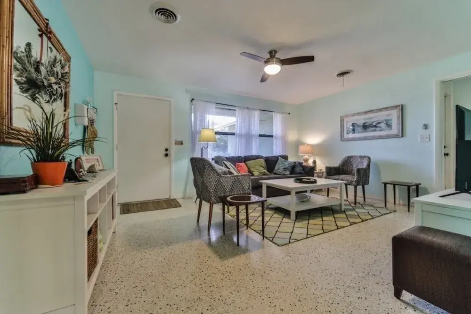 Amazing Pet Friendly 3 Bed House - Heated Pool 3 Bedroom Home by RedAwning