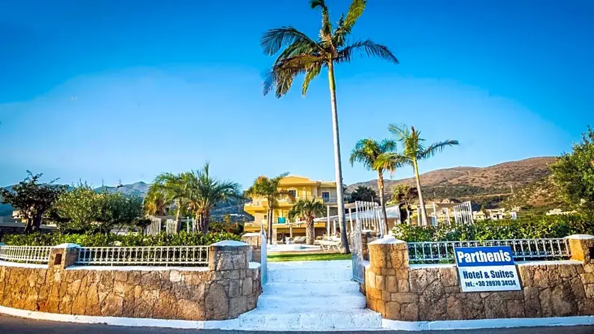 Parthenis Hotel & Suites