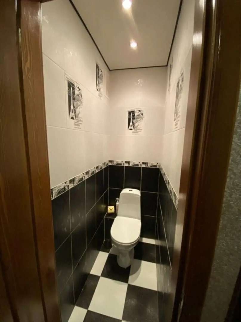 Желтый Нарцисс на улице Челюскинцев