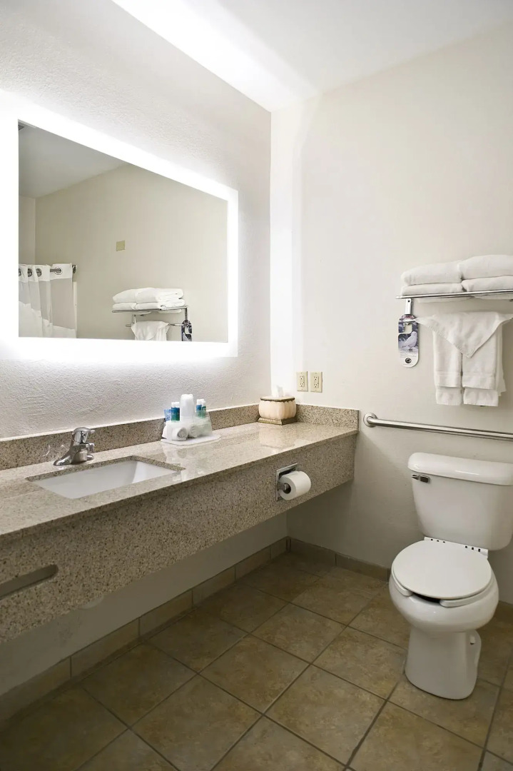 Holiday Inn Express Hotel & Suites Vermillion by IHG