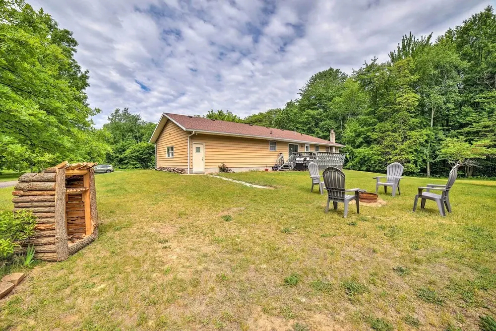 Indiana Countryside Retreat on 37-acre Land!