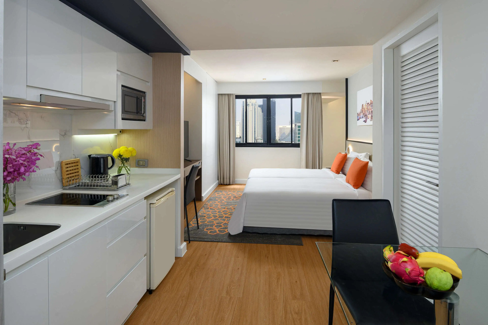 Отель PARKROYAL Suites Bangkok