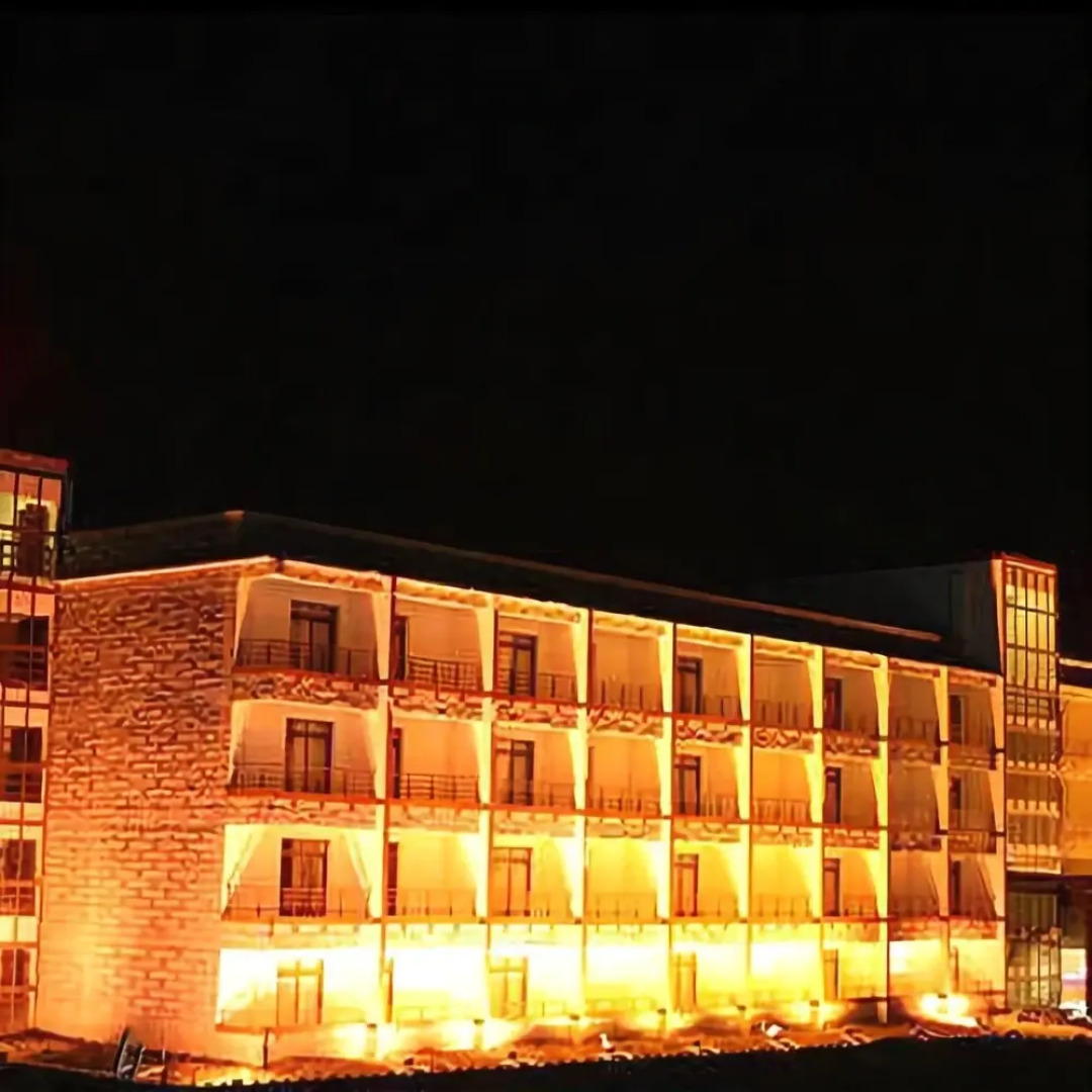Yading Yizhan Hotel