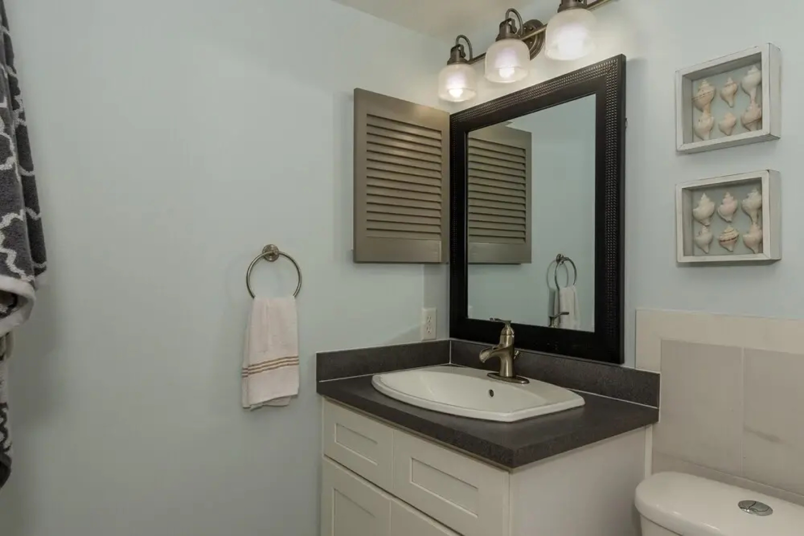 Tastefully Decorated Sea Woods Veranda Close to Pool Fitness Room Sv162