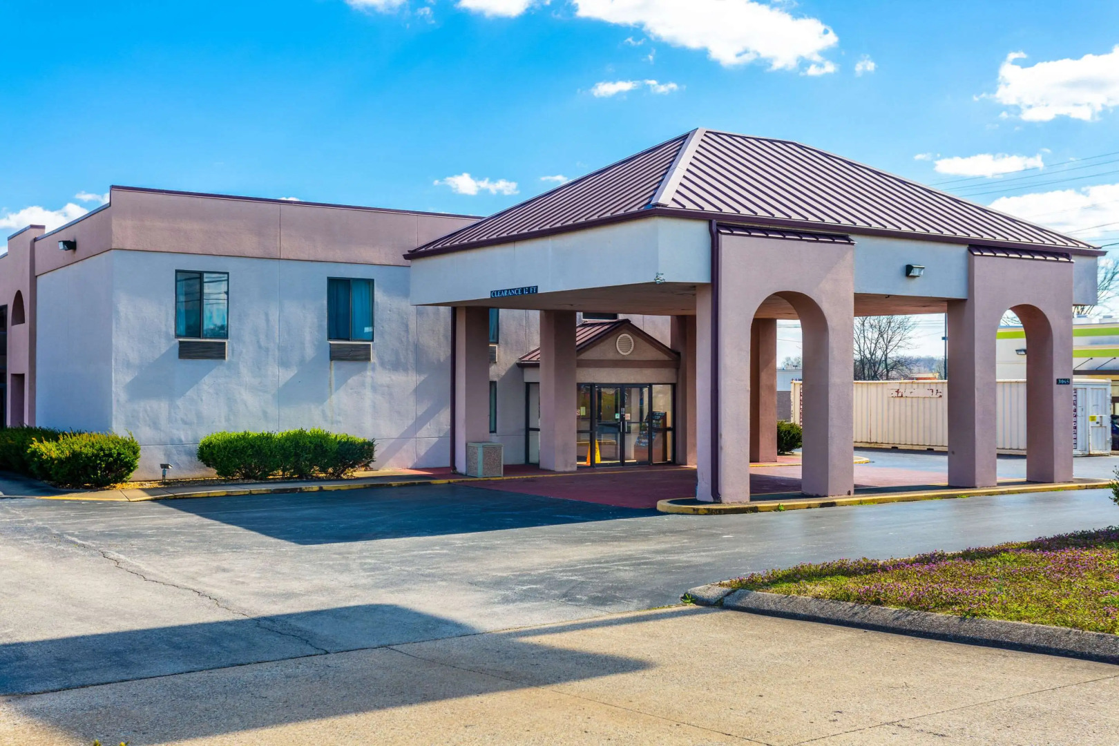 Econo Lodge & Suites Clarksville near Governors Square Mall