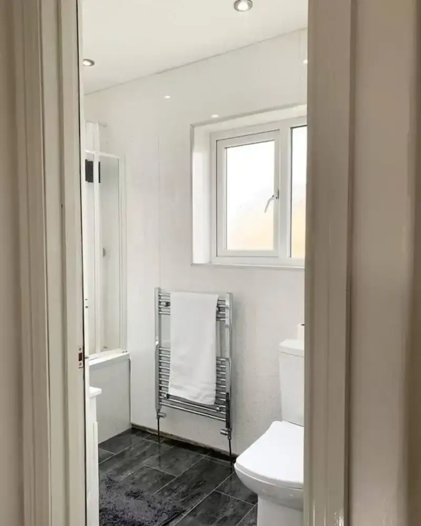 Stunning 2-bed House in Pembroke Dock