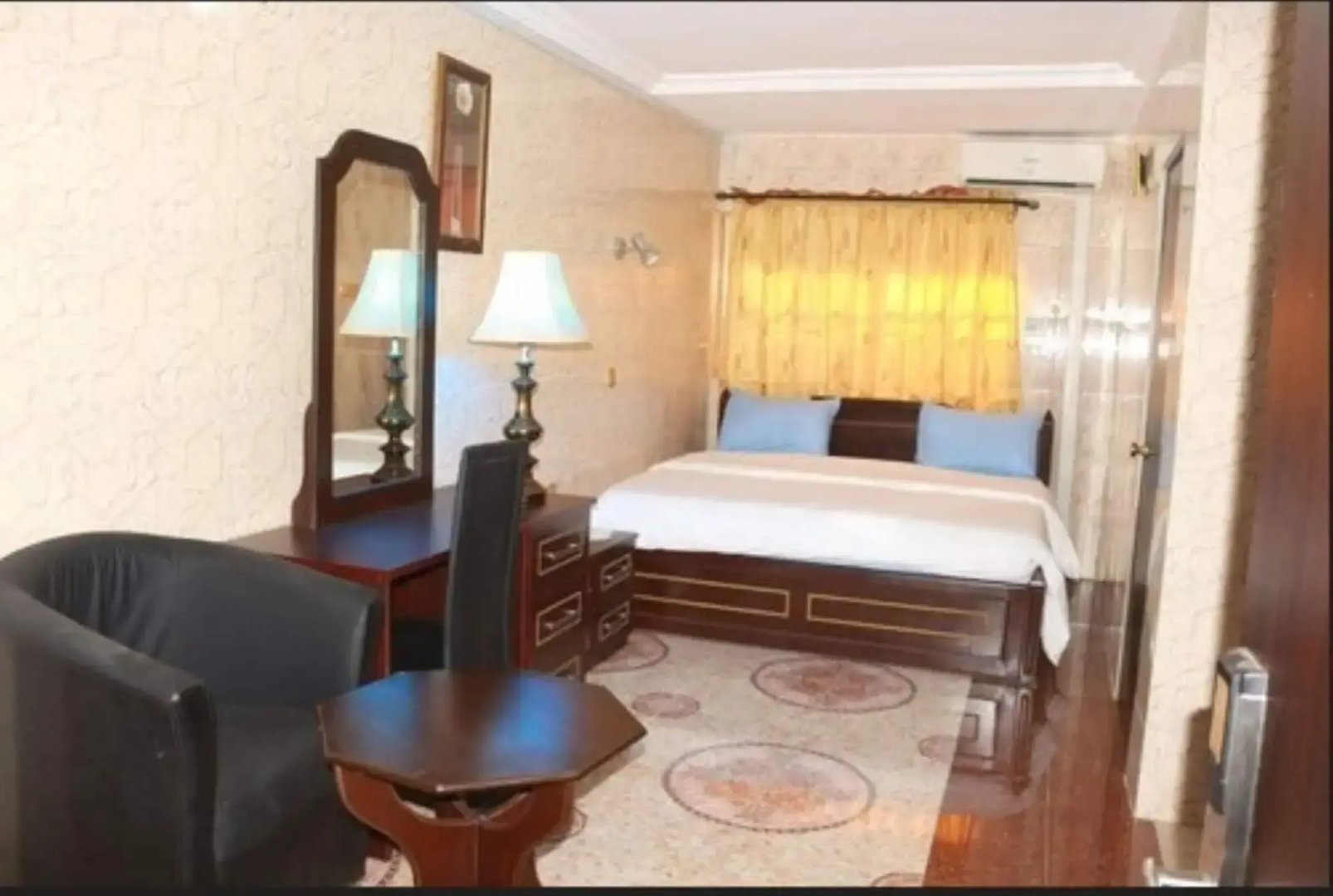 Cute Villa Hotel and Suites