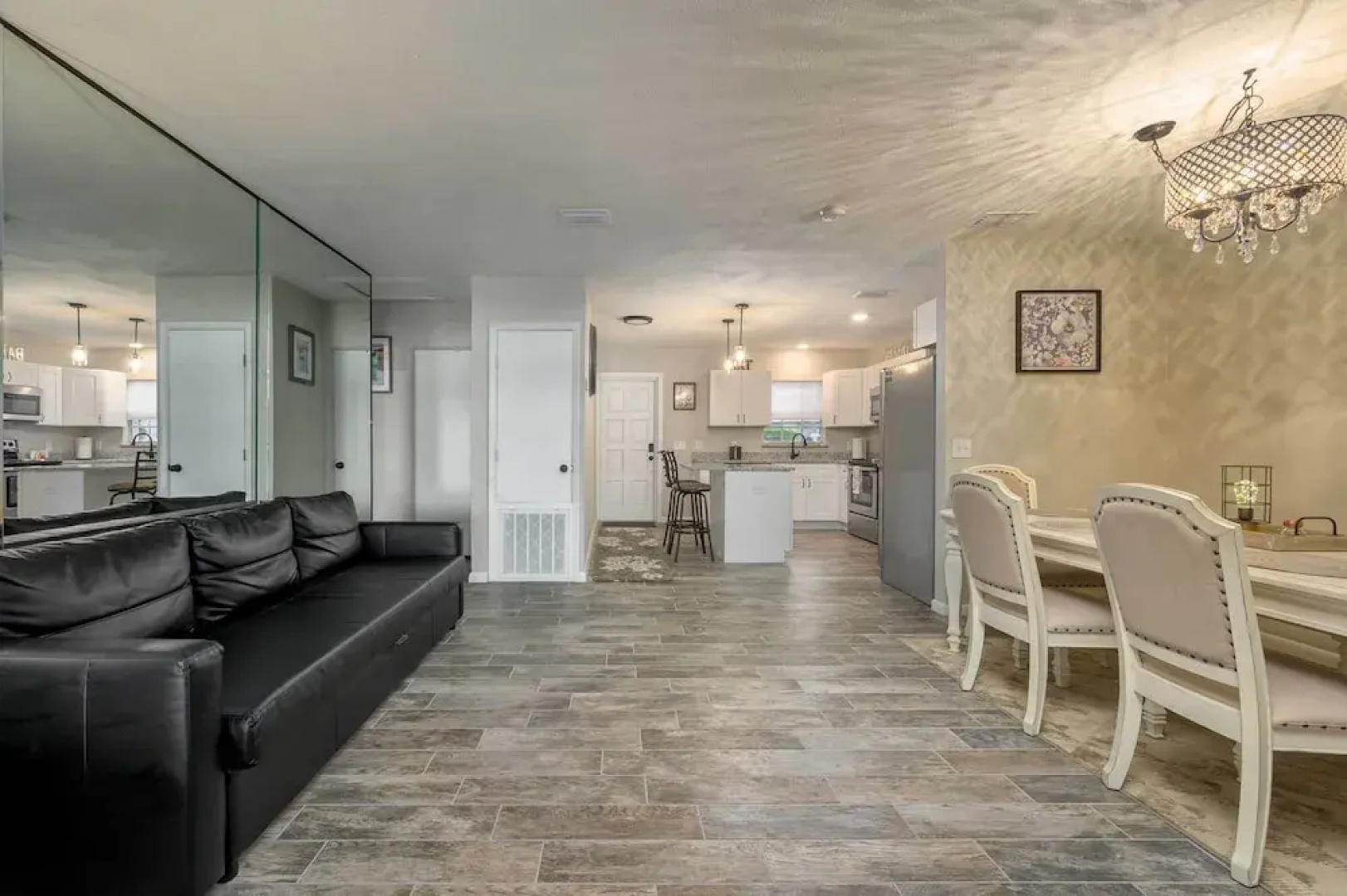 Hook, Line & Leisure: Lakefront Gem, 2 Mi to Dtwn