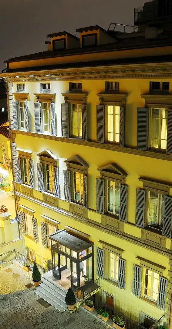 Hotel Embassy