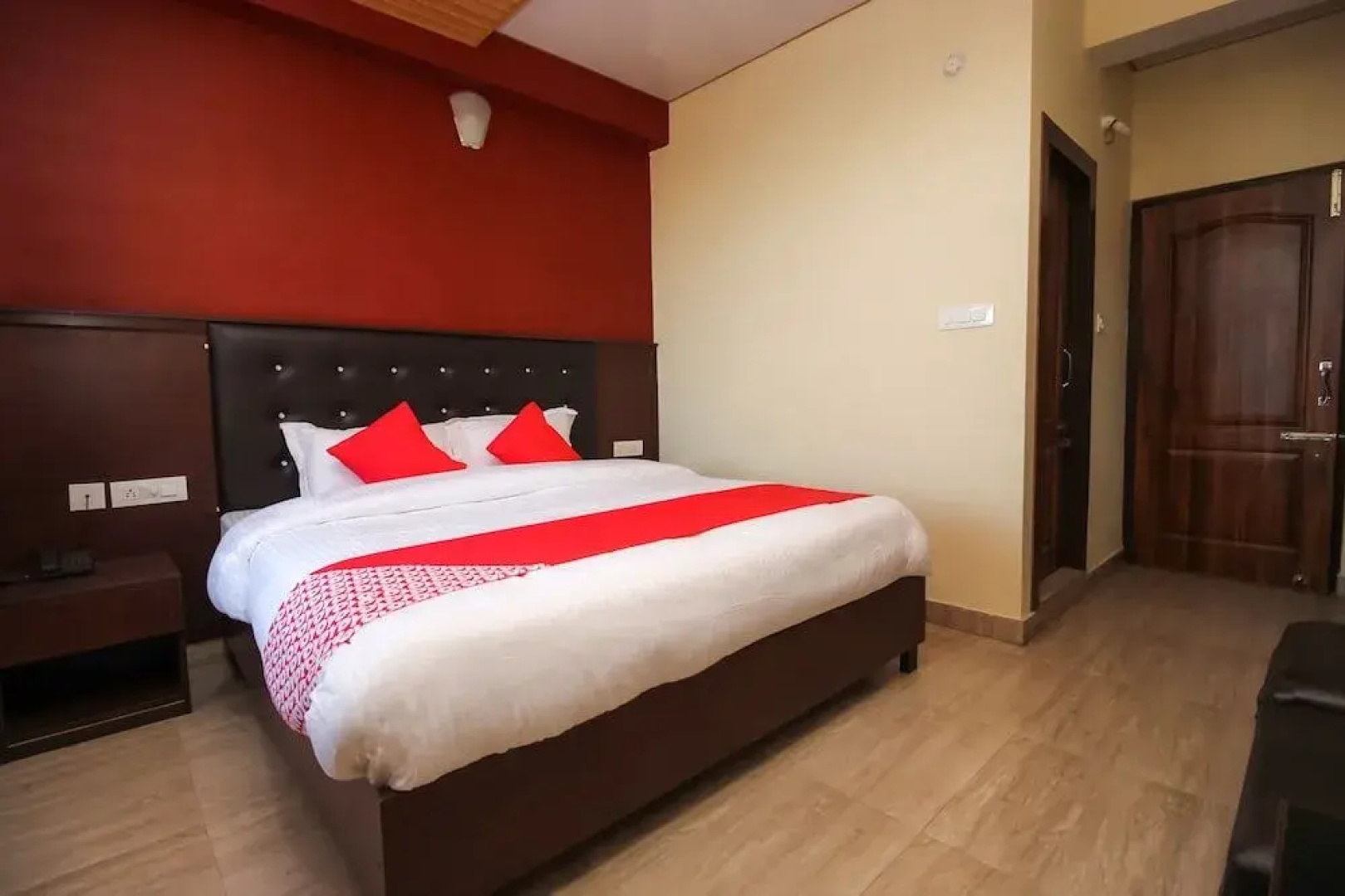 Mona Residency by OYO Rooms
