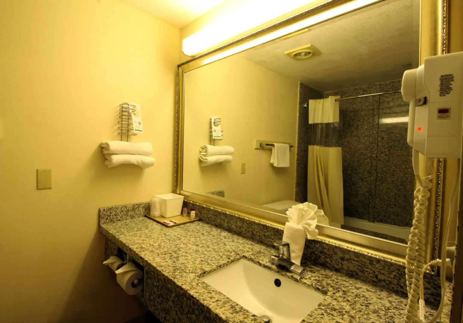 Sunburst Spa & Suites Motel