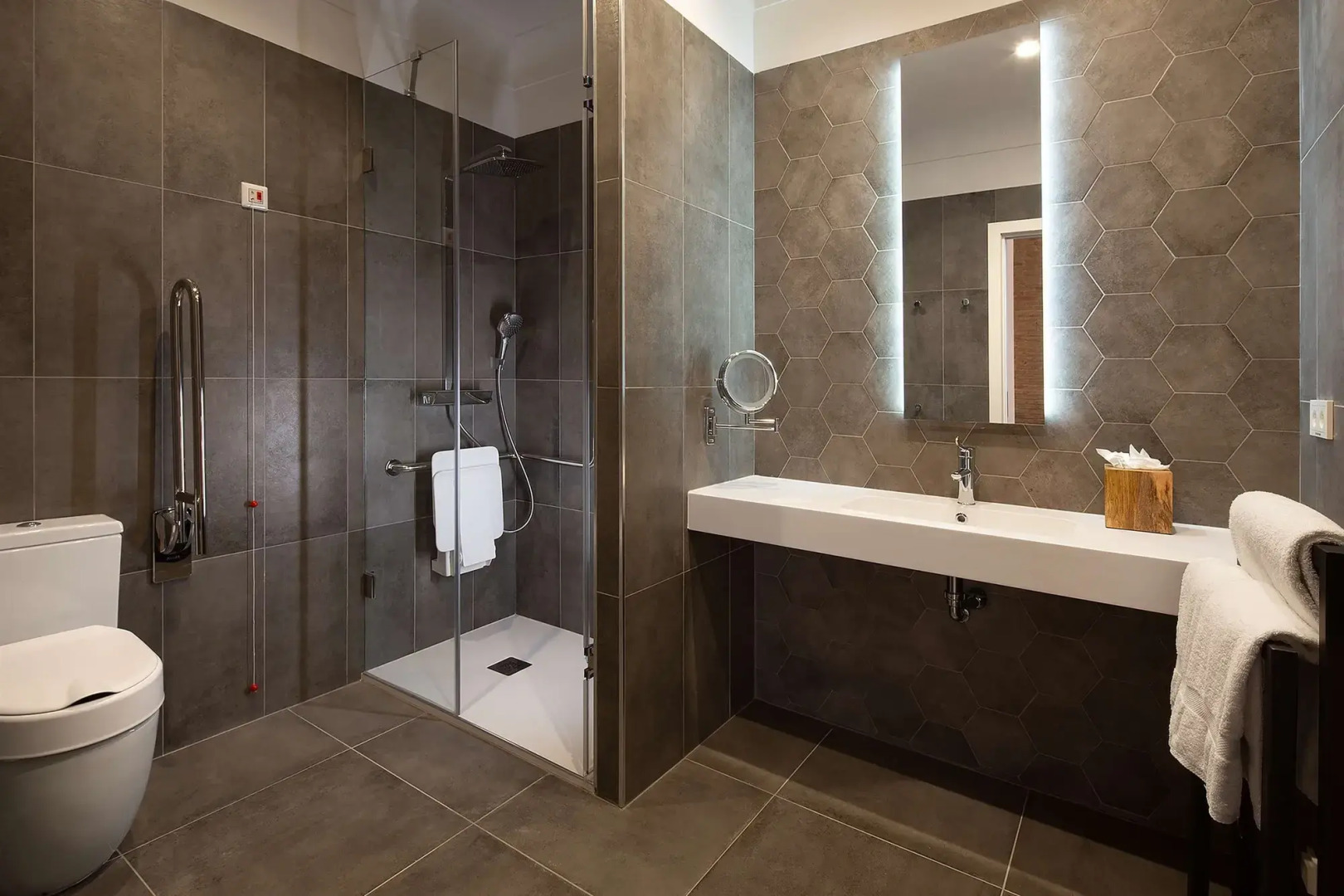 Atocha Hotel Madrid, Tapestry Collection by Hilton