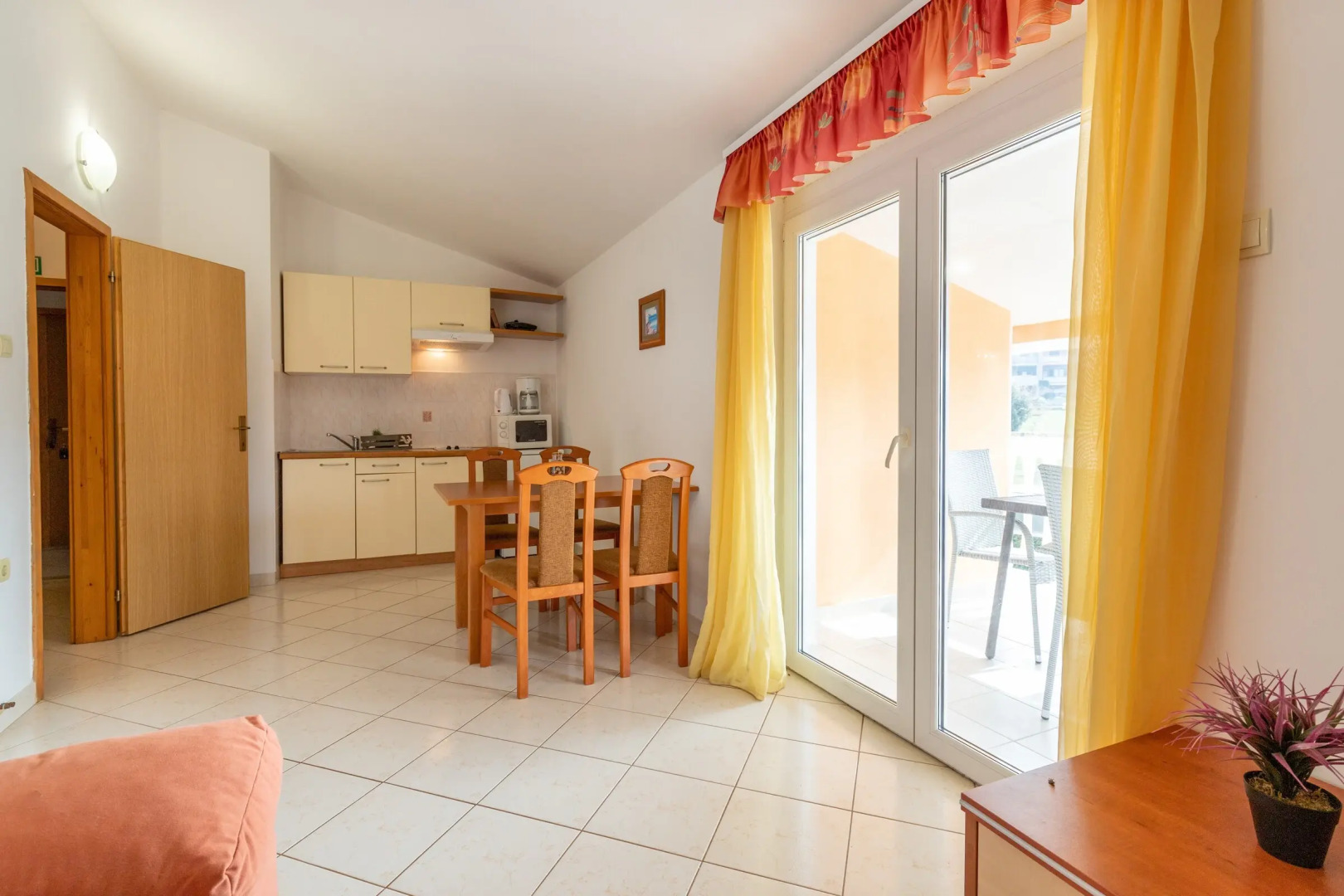 Pool Apartment Suzi 12