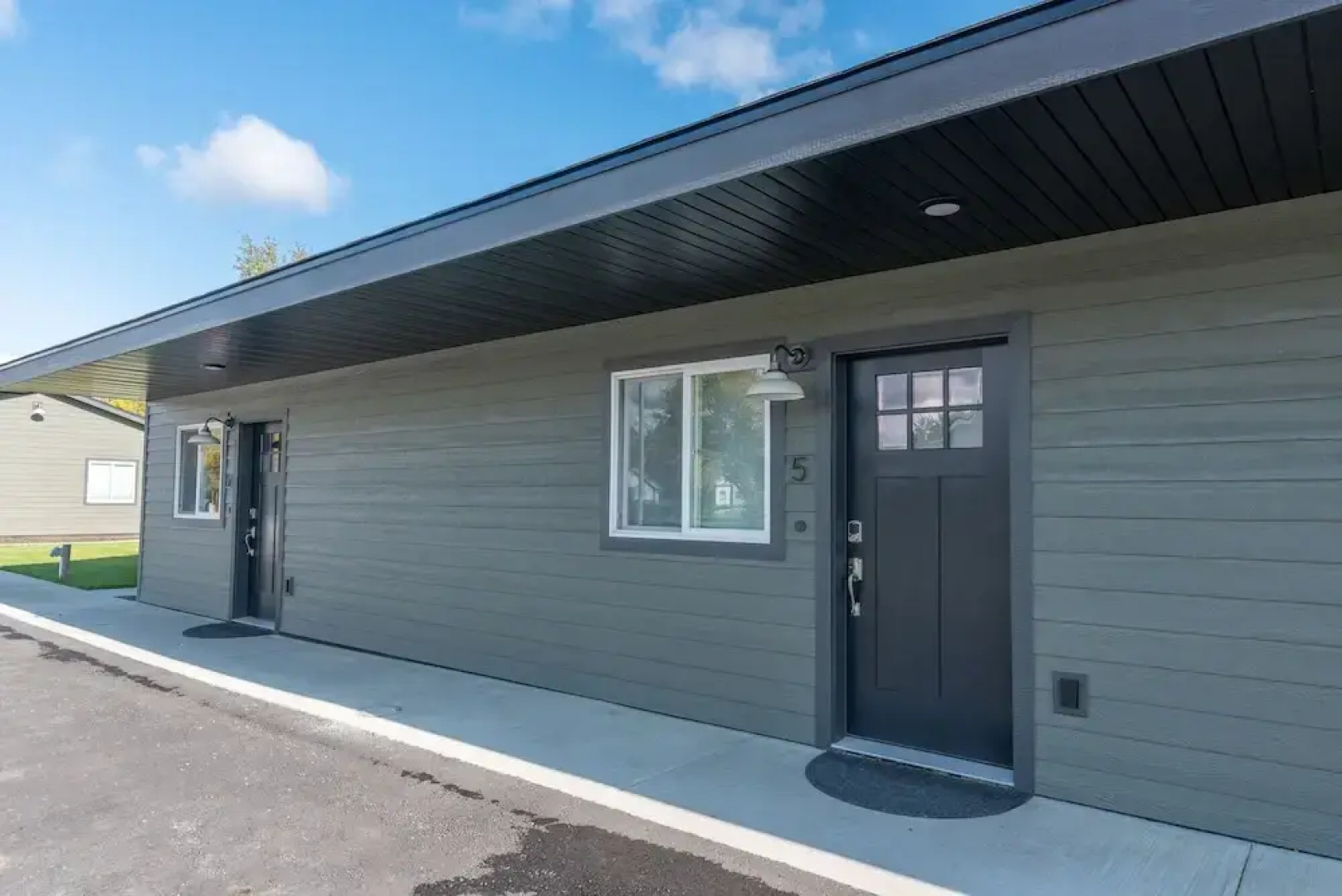Colony Suites