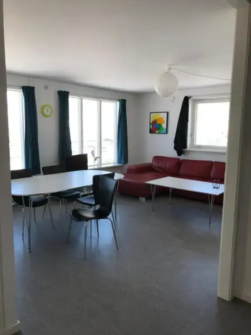 isi4u hostel, dogsled, snowmobiling