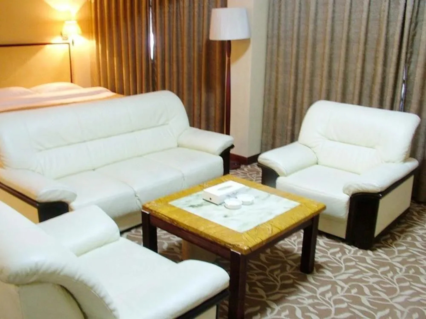 Qinzhou Lingshan Zhengjiu Hotel