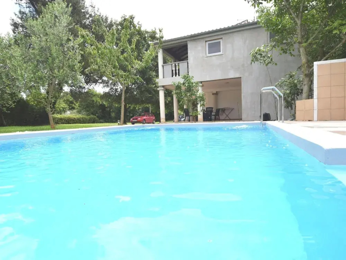 Modern Pool Apartment in Banjole