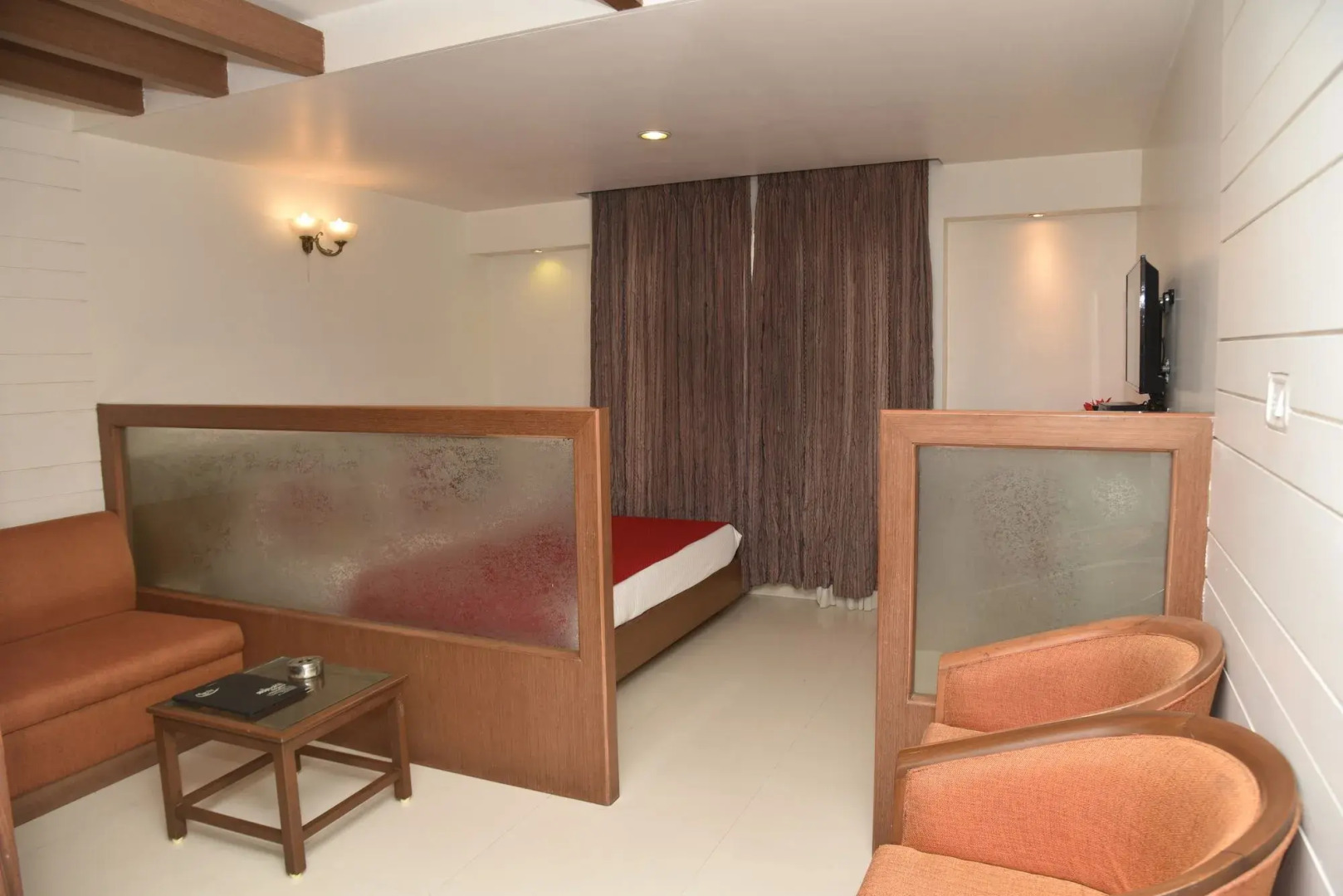 Hotel Rajhans Regent