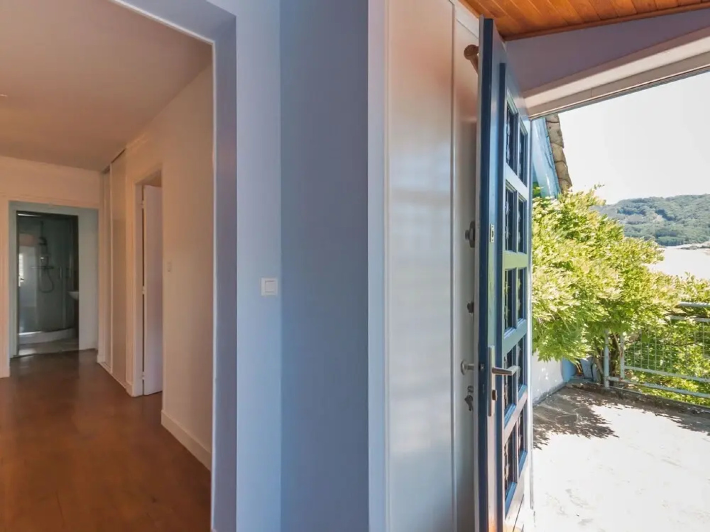 Spacious Holiday Home near Forest in Auvergne