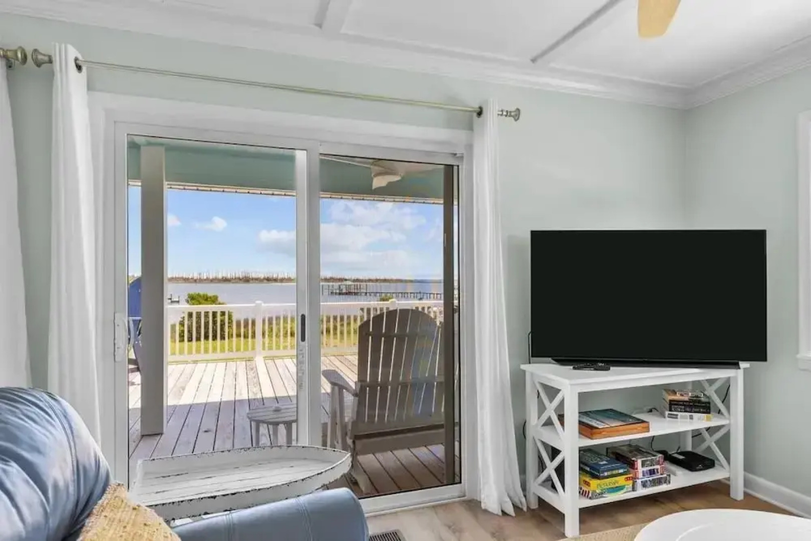 Sunrise Sound Cottage 3 Bedroom Home by RedAwning